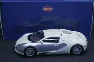 1:18 2009 bugatti veyron chrome/beige