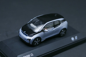 BMW i3 (i01) Construction year 2013 ionic silver 1:43 iScale 딜러버젼